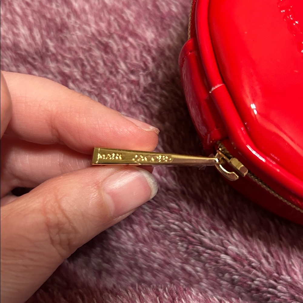 NWOT Marc Jacobs Mini Round Canteen Crossbody Bag - Picture 2 of 3